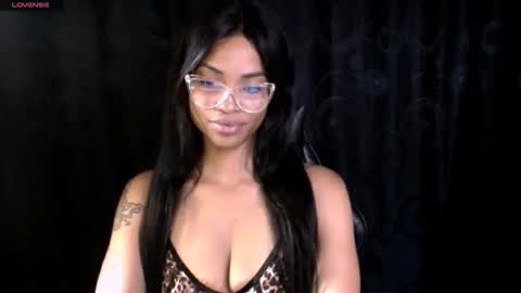 Snapshot of queendom_ing chatting on 6, 6, 2026 Sweet Goddess online show from 6, 6, 2026