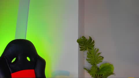 Snapshot of queengrett chatting on 21, 6, 2026 Queen online show from 21, 6, 2026
