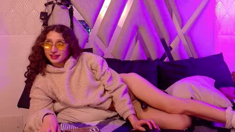 QUEENJEENN online show from 6, 1, 2026