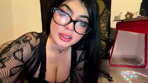 Snapshot of queenlamia chatting on 30, 5, 2026 Taurus online show from 30, 5, 2026