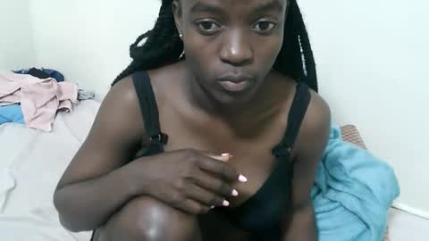 Snapshot of queenlatasha chatting on 20, 5, 2026 Latasha online show from 20, 5, 2026