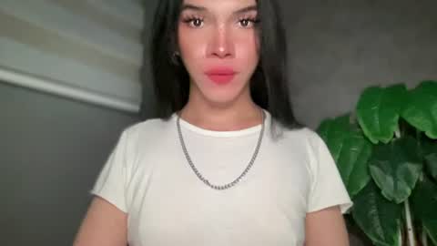 Snapshot of queenn_xxx chatting on 24, 6, 2026 QUEEN online show from 24, 6, 2026