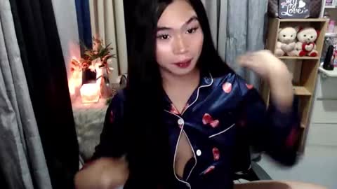 Snapshot of queenofcum169xx chatting on 14, 5, 2026 Mikka online show from 14, 5, 2026