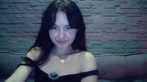 Snapshot of queenofmodels chatting on 13, 11, 2025 QueenOfModels online show from 13, 11, 2025