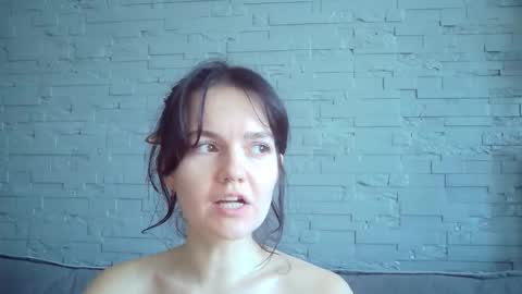 QueenOfModels online show from 19, 11, 2025