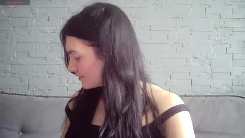 Snapshot of queenofmodels chatting on 6, 5, 2026 QueenOfModels online show from 6, 5, 2026