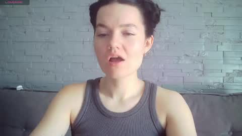 Snapshot of queenofmodels chatting on 9, 5, 2026 QueenOfModels online show from 9, 5, 2026