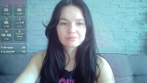 Snapshot of queenofmodels chatting on 14, 5, 2026 QueenOfModels online show from 14, 5, 2026