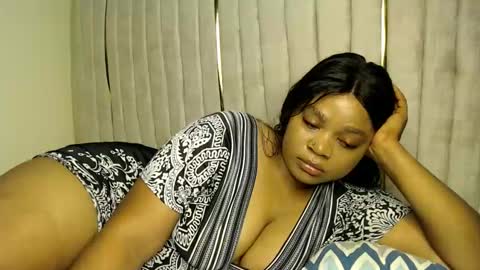 Snapshot of queenofsouls chatting on 27, 12, 2024 . online show from 27, 12, 2024