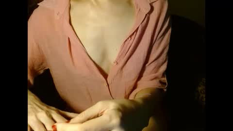 queenoftenderness online show from 4, 2, 2025