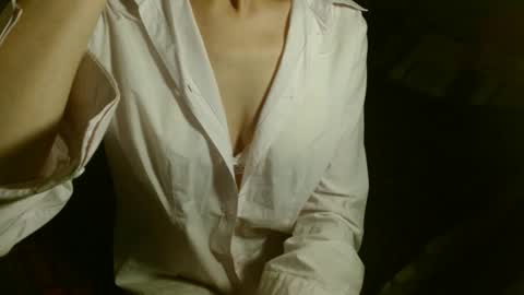 queenoftenderness online show from 11, 3, 2025