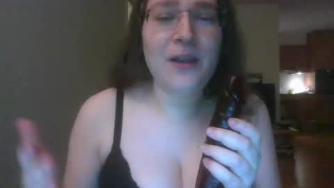 Snapshot of queenofthenights chatting on 6, 6, 2026 queenofthenights online show from 6, 6, 2026