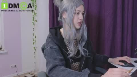 Snapshot of queenofwandss chatting on 13, 5, 2026 follow my new insta online show from 13, 5, 2026