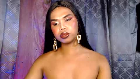 queenpinayebony_xx online show from 31, 5, 2026