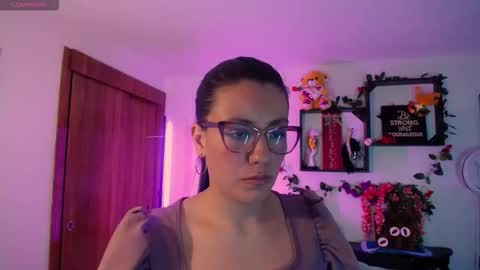 Snapshot of queenrose94 chatting on 13, 2, 2026 queenrose94 online show from 13, 2, 2026