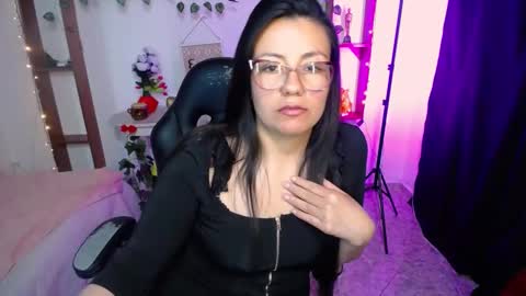 Snapshot of queenrose94 chatting on 2, 3, 2026 queenrose94 online show from 2, 3, 2026