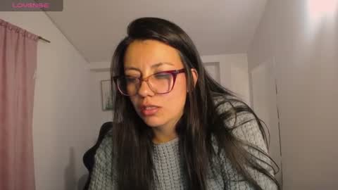 Snapshot of queenrose94 chatting on 27, 6, 2026 queenrose94 online show from 27, 6, 2026