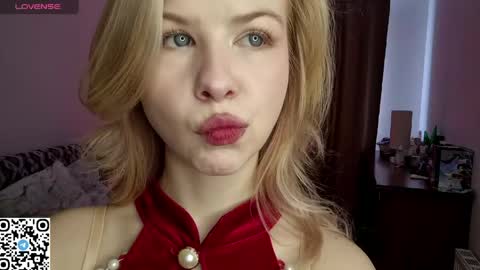 Snapshot of quennabrucker chatting on 21, 4, 2026 Tate online show from 21, 4, 2026