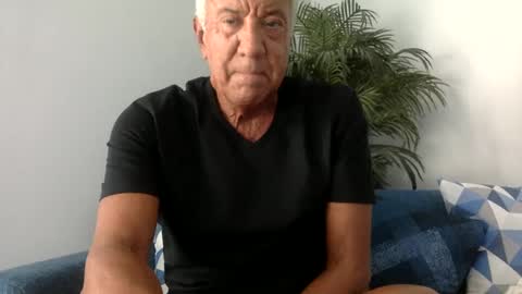 Snapshot of quest_one chatting on 25, 1, 2025 Jim online show from 25, 1, 2025