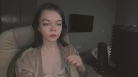 Snapshot of quietluxury chatting on 5, 1, 2026 quietluxury online show from 5, 1, 2026