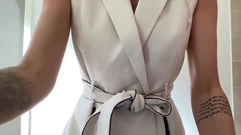 Quinnyelena online show from 6, 2, 2025