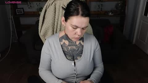 qwertyannie_lbo online show from 26, 4, 2026