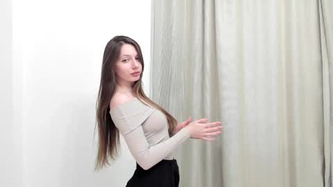 Snapshot of r00xvel chatting on 6, 12, 2024 r00xvel online show from 6, 12, 2024