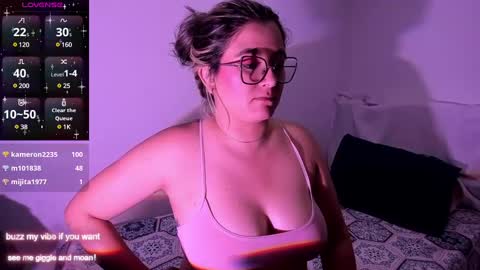 Snapshot of rachel_fo chatting on 22, 1, 2025 Rachel Foss online show from 22, 1, 2025