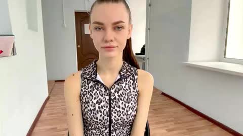 Snapshot of rachelpoisso chatting on 22, 10, 2025 Rachel online show from 22, 10, 2025