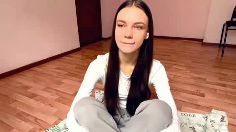 Snapshot of rachelpoisso chatting on 2, 11, 2025 Rachel online show from 2, 11, 2025