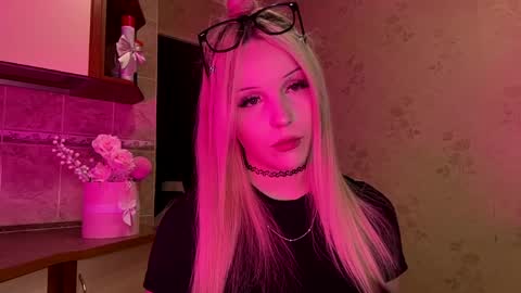 Snapshot of rachelvegax chatting on 24, 3, 2026 Lily online show from 24, 3, 2026