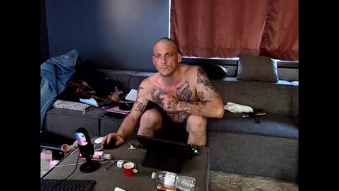 Snapshot of rado970 chatting on 25, 11, 2025 Lauren online show from 25, 11, 2025