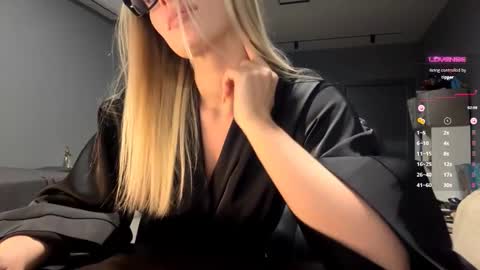 Snapshot of raeannschemmer chatting on 18, 2, 2026 Mila online show from 18, 2, 2026