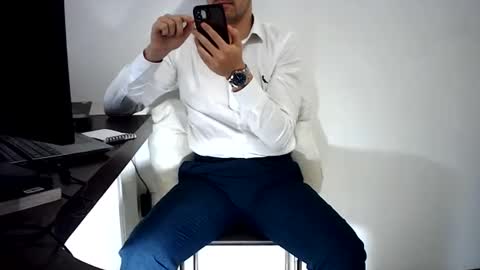 Snapshot of rafaelssk chatting on 20, 5, 2026 elenacam online show from 20, 5, 2026