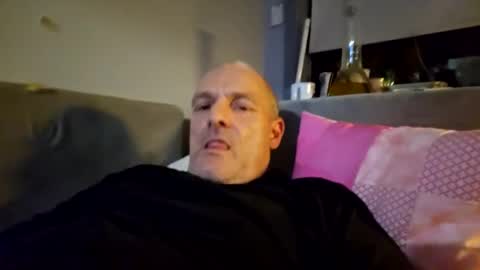 Snapshot of ragingzef69 chatting on 18, 4, 2026 Bigthickdickinvic online show from 18, 4, 2026