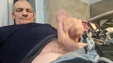 Snapshot of ragingzef69 chatting on 11, 5, 2026 Bigthickdickinvic online show from 11, 5, 2026