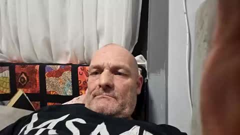 Snapshot of ragingzef69 chatting on 18, 5, 2026 Bigthickdickinvic online show from 18, 5, 2026