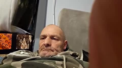 Snapshot of ragingzef69 chatting on 20, 5, 2026 Bigthickdickinvic online show from 20, 5, 2026