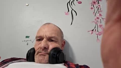 Snapshot of ragingzef69 chatting on 30, 5, 2026 Bigthickdickinvic online show from 30, 5, 2026