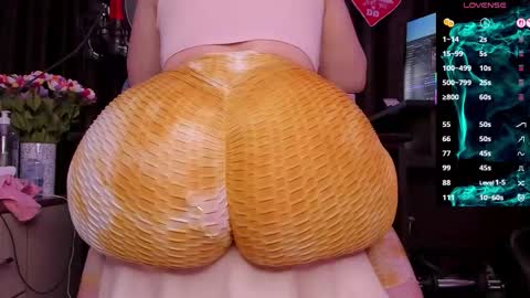 Laura online show from 5, 12, 2025