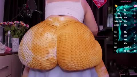 Snapshot of raissa_sky26 chatting on 27, 3, 2026 Laura online show from 27, 3, 2026