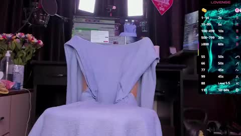 Snapshot of raissa_sky26 chatting on 10, 4, 2026 Laura online show from 10, 4, 2026