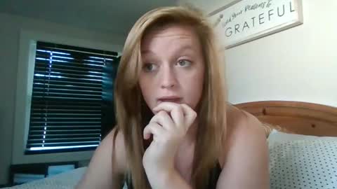 Snapshot of raisydainbow chatting on 3, 11, 2025 raisydainbow online show from 3, 11, 2025