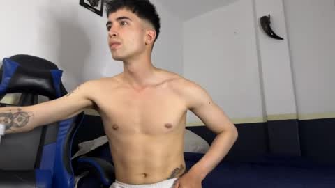 Snapshot of rakhubs chatting on 1, 3, 2026 Enzo online show from 1, 3, 2026