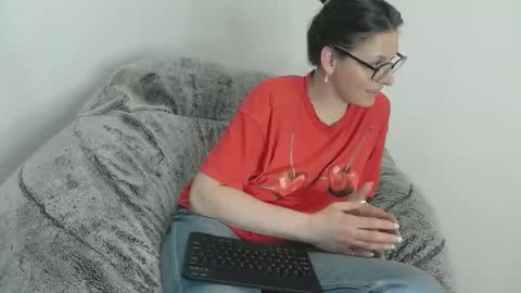    RAMONA Q   online show from 20, 4, 2026