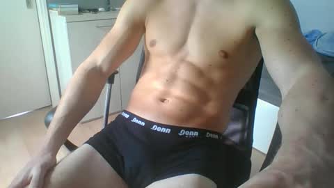 Snapshot of ramonjoosse2001 chatting on 6, 5, 2026 ramonjoosse2001 online show from 6, 5, 2026