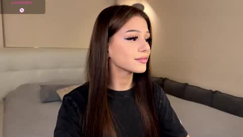 Snapshot of randiburt_ chatting on 3, 3, 2026 Luna online show from 3, 3, 2026