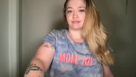 Snapshot of randiigirl69 chatting on 12, 10, 2025 Randii online show from 12, 10, 2025