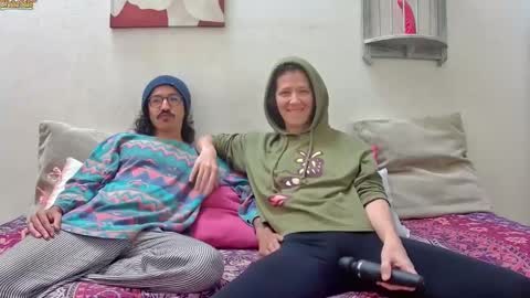 MR  DJ Randomshuffle  friends playing with sexual energy live - OMG we are back online show from 9, 2, 2025