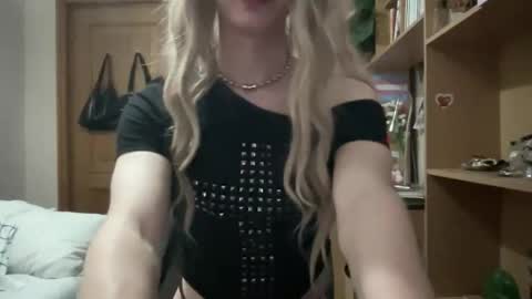 Snapshot of ranya_may chatting on 15, 4, 2026 Ranya online show from 15, 4, 2026